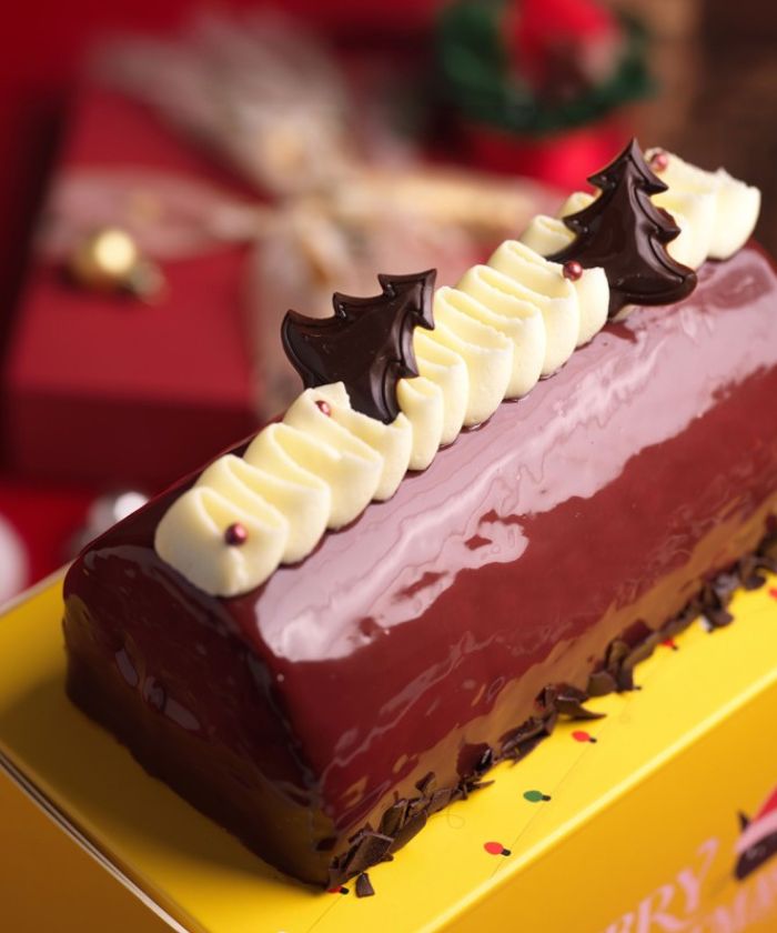 Singapore’s Most Irresistible Christmas Log Cakes 2024