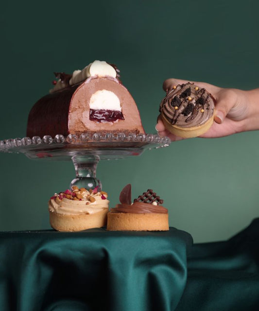 Indulge in Cat & the Fiddle's New Black Forest Log Cheesecake- Now Up To 20% Off Till 30 November