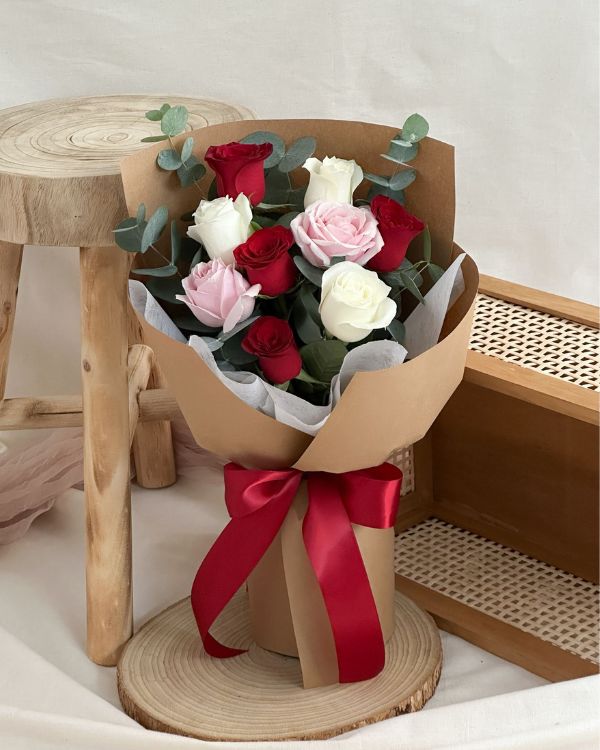 Roses Bouquet (Fresh Flowers)